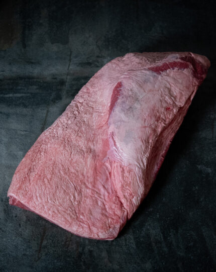 Creekstone Farms US Brisket auf Schieferplatte in Premium-Qualität für Gezer Gastronomie-Kunden.