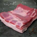 Schweinebauch vom regionalen Duroc-Schwein