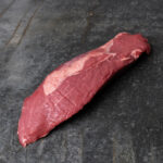 Teres Major vom Black Angus Rind Creekstone Farms Rind, fachgerecht pariert auf einer Schieferplatte präsentiert für Gezer Kunden.