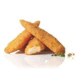 Knusprig paniertes Hühnchenfilet auf weißem Untergrund.